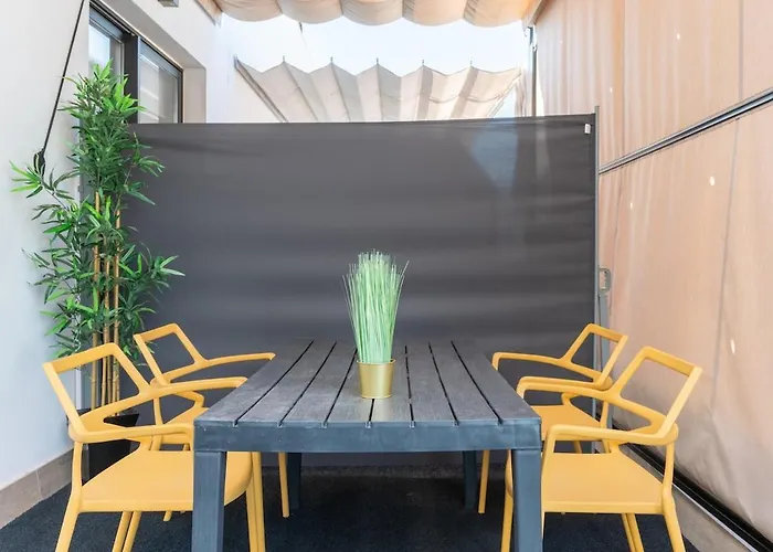 Atico Moderno En Nervion Con Terraza Siviglia