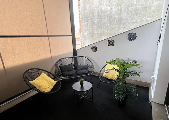 Atico Moderno En Nervion Con Terraza Appartamento Siviglia